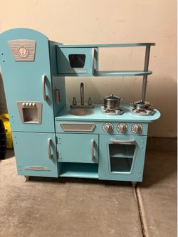 Play kitchen