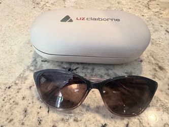 NWT Liz Claiborne Cat Eye Sunglasses Brown Gradient w/ Original Hard Case