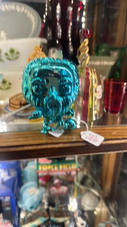 Pop figure