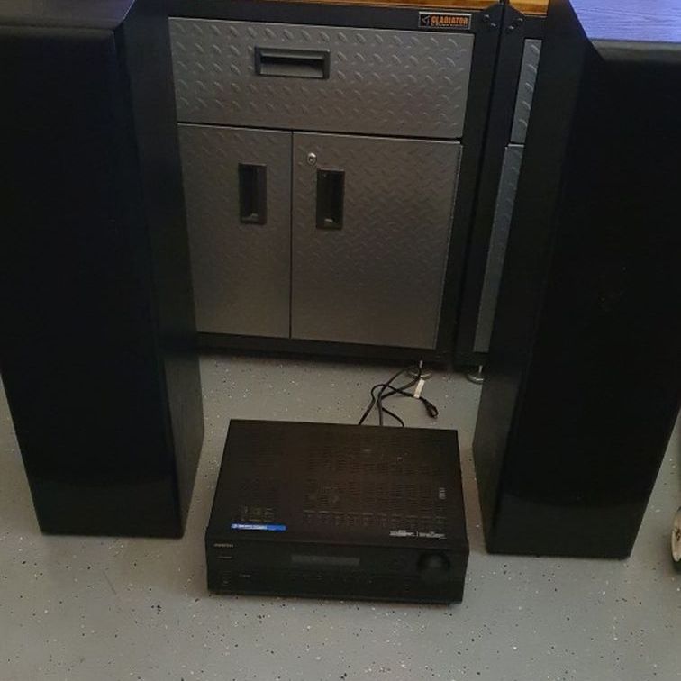 Receiver And 2 Tower Speakers