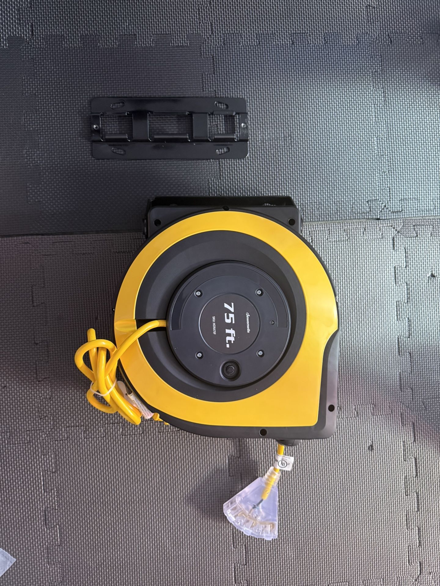 DEWENWILS Retractable Extension Cord Reel