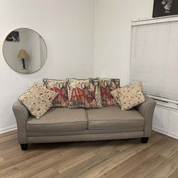 Sofá-couch (gray) clean