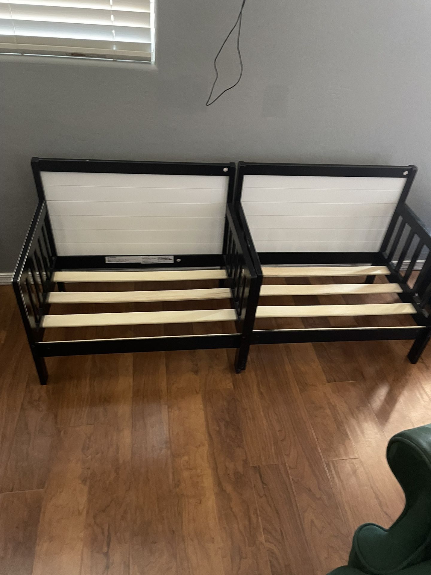 Toddler Bed Turn Into 2 Chairs