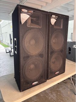 2 Dual 15” Speaker Cabinet