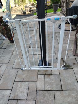 Baby gate or dog gate