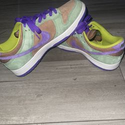 Nike Dunks (Size - 9)