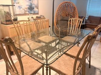Gorgeous glass dinning table set with 6 chairs