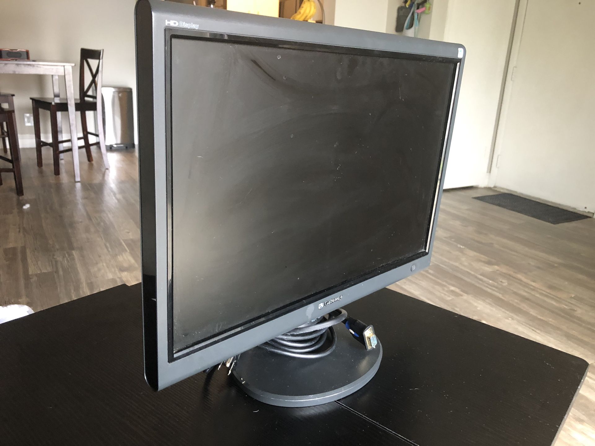Gateway Computer Monitor with VGA and Power Cords for Sale in San