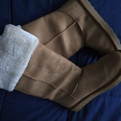 Women's Warm Boots Size 9 New