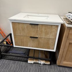 31” Bathroom Vanity In Wood And White Color 