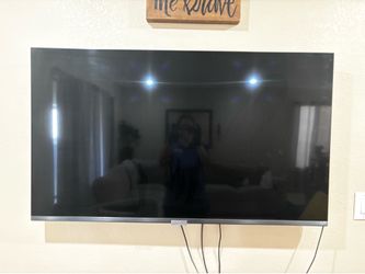 TCL 55 Inc tv + wall mount