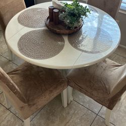 Table With Chairs 