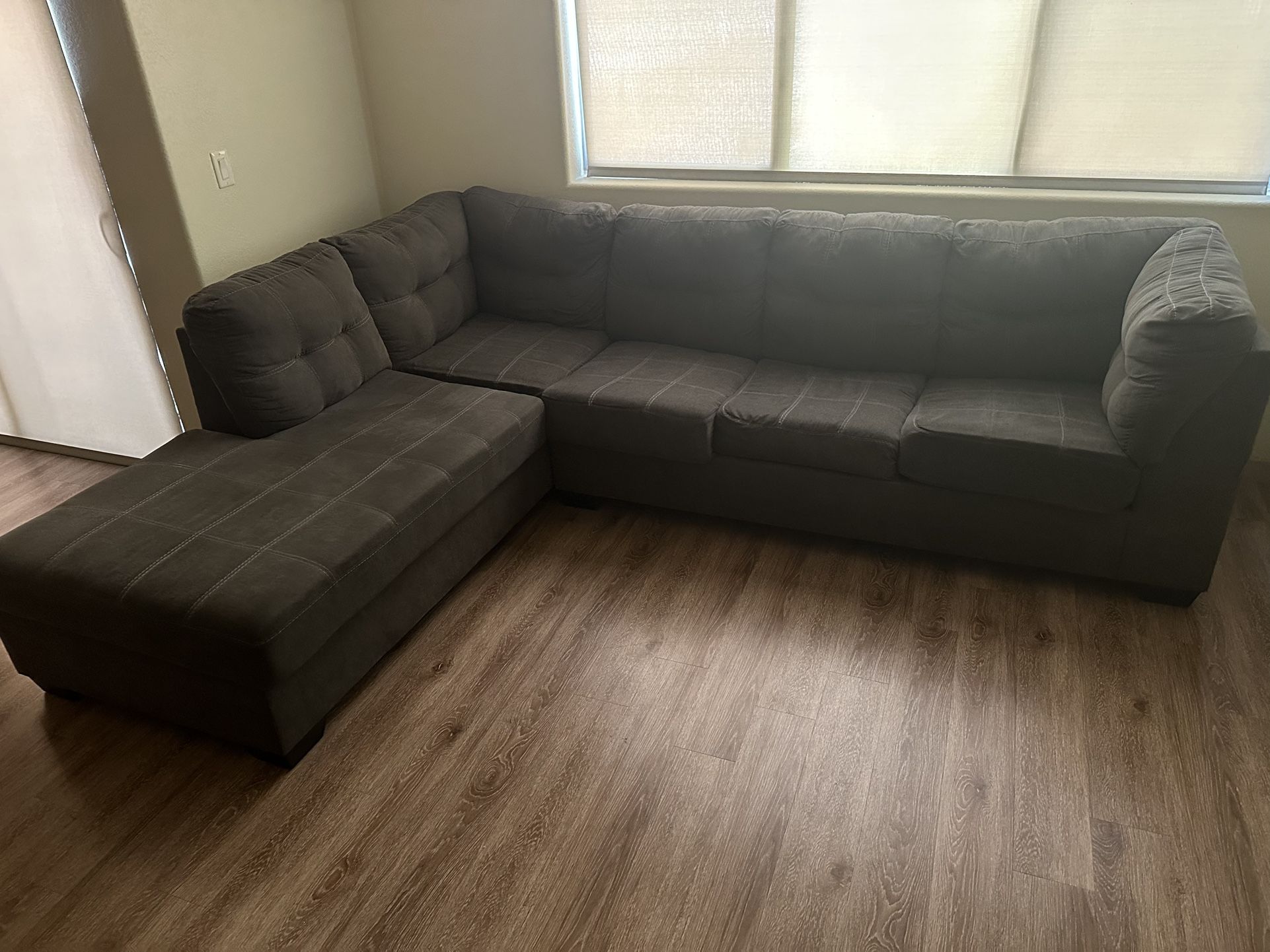 Sectional Pullout Couch (Needs 2 People For Pickup)