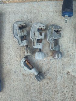 Pipe cutters