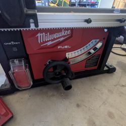 Milwaukee Table Saw With Battery Charger 