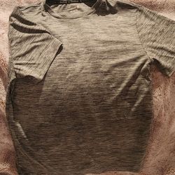 Reebok Mens Medium Shirt $5