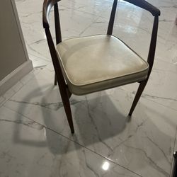 Mid Century Modern Chair 