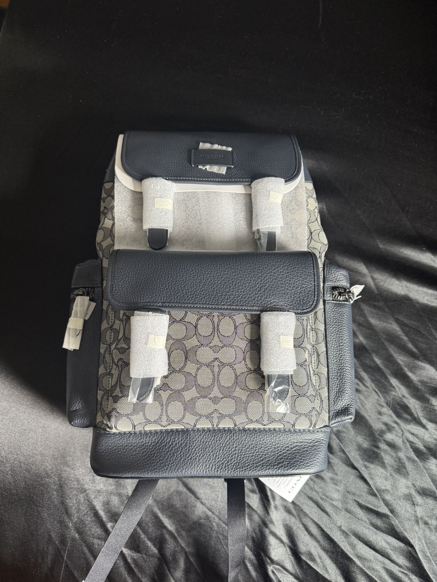 Coach | READ DESCRIPTION