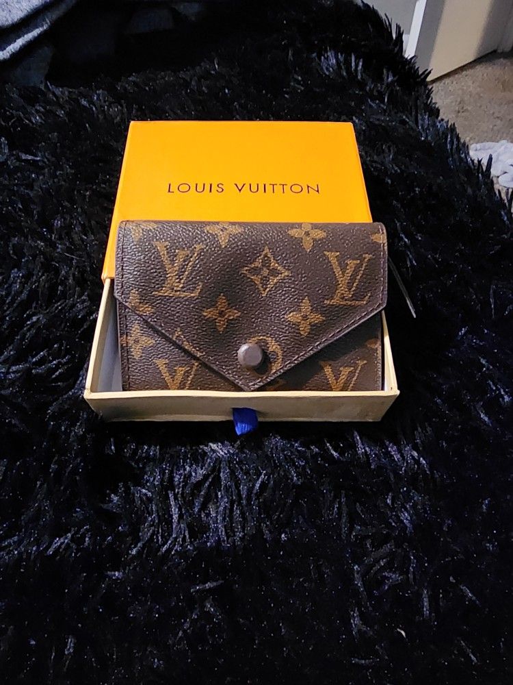 NEW! 2017 Authentic Louis Vuitton Monogram Canvas Victorine Wallet