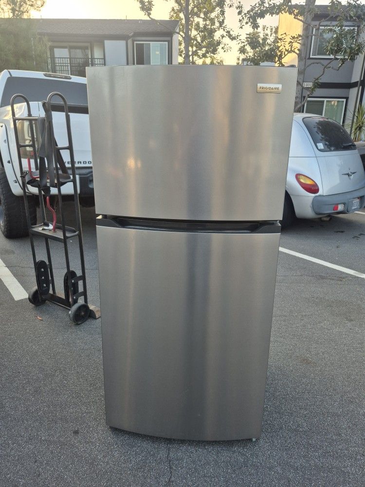 Medium Size Fridge Like New Condition $230