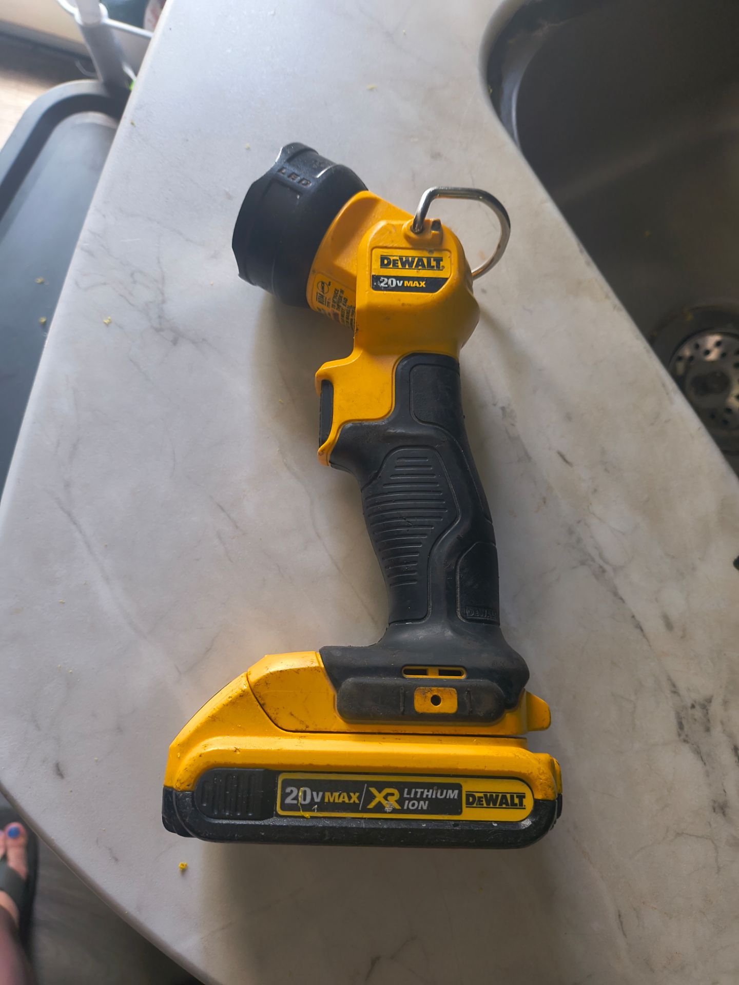 DeWalt WORKLIGHT & BATTERY 2.0ah