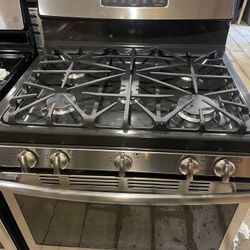 5 Burner’s Stainless Steel GE Gas Stove FOR SALE!!!!