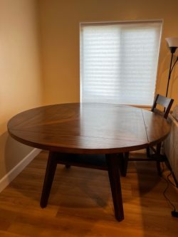 Extendable Dining Table
