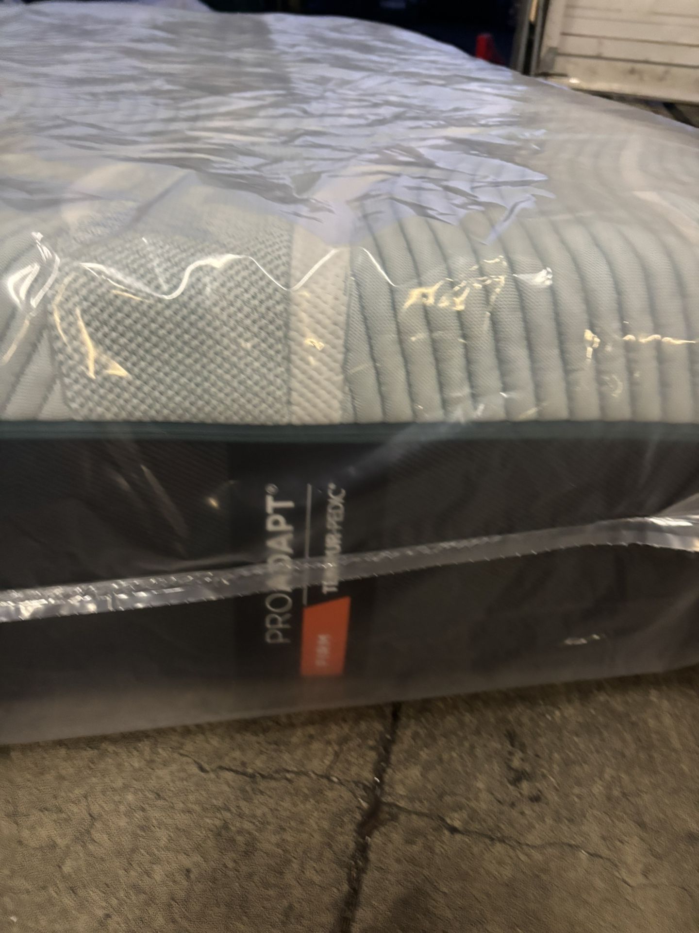 New King Tempurpedic Proadapt 2.0 Firm Mattress $4100 In Stores