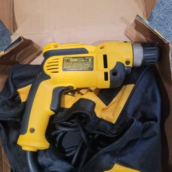DEWALT 8 Amp Corded 3/8 in. Pistol Grip Drill