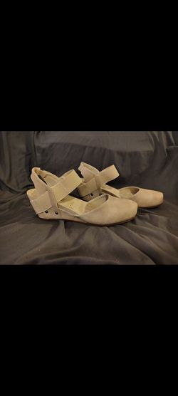 Platform sandals