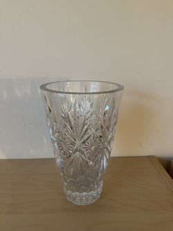 Large Cut Crystal Vase (Starburst Pattern)