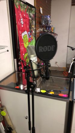 1003 Rode NT1-A Large Diaphragm Studio Condenser Mic W/ Shock Mount & Mic Stand 539543