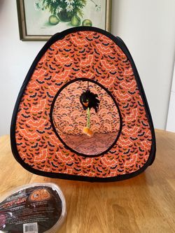 Pop Up Cat Tent