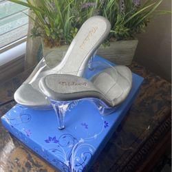 New Heels Size 11