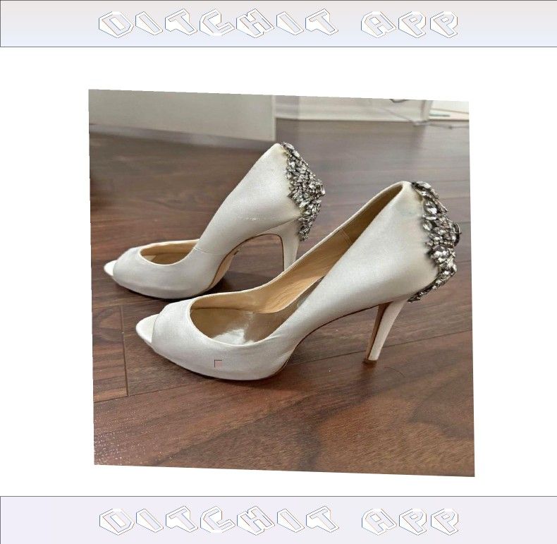 Party Clothes Glow with Elegant and Trendy Looks scene leg