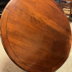 Solid Wood Ethan Allen Dining Table And Chairs 