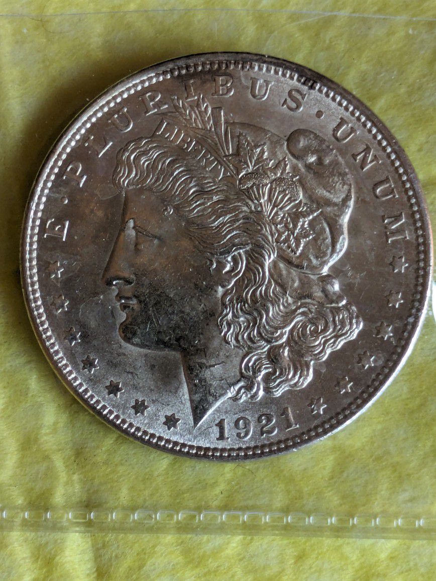 Beautiful Uncirculated 1921 Morgan Silver Dollar Coin