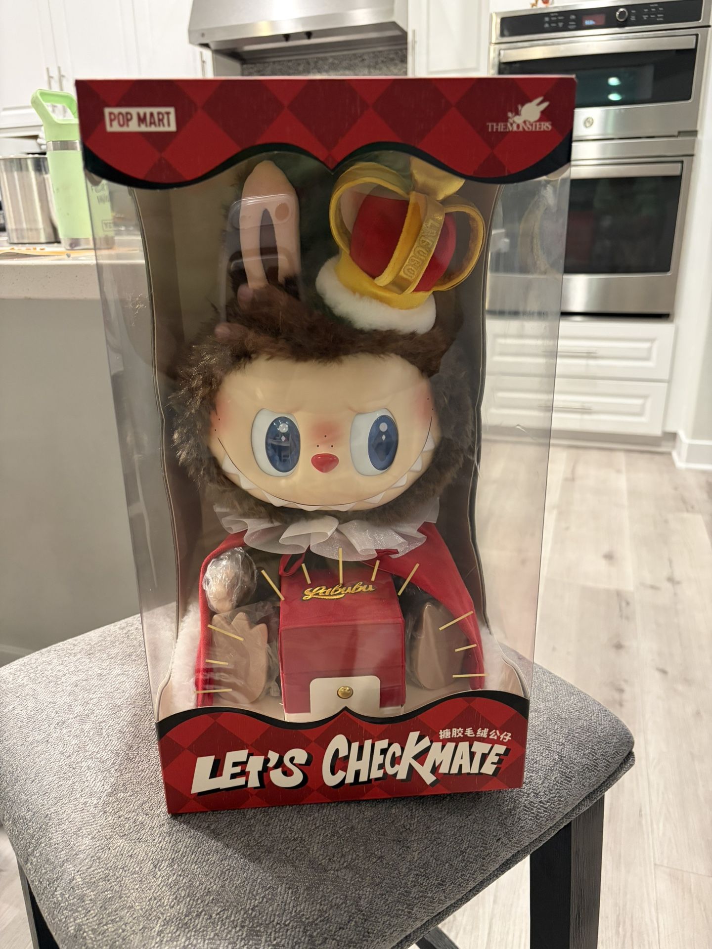 🔥 POP MART – The Monsters “Let’s Checkmate” Limited Edition Art Figure 🔥