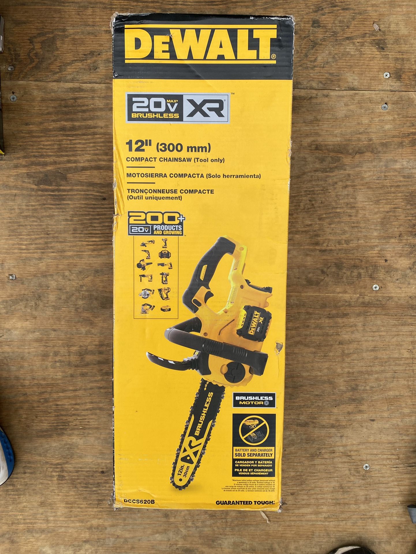 DeWALT chainsaw