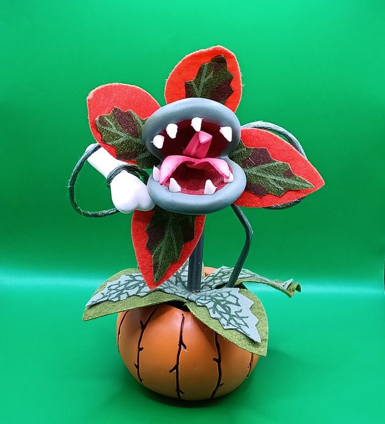 Hyde & EEK! Venus Fly Trap Decor