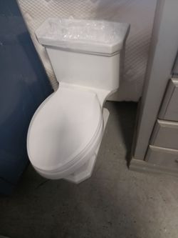 Brand new toilet never been out the store yet