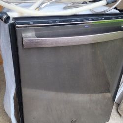 FREE!! GE 3 Tray DISHWASHER !! NEEDS REPAIR!