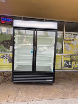 True commercial refrigerator LED 2023