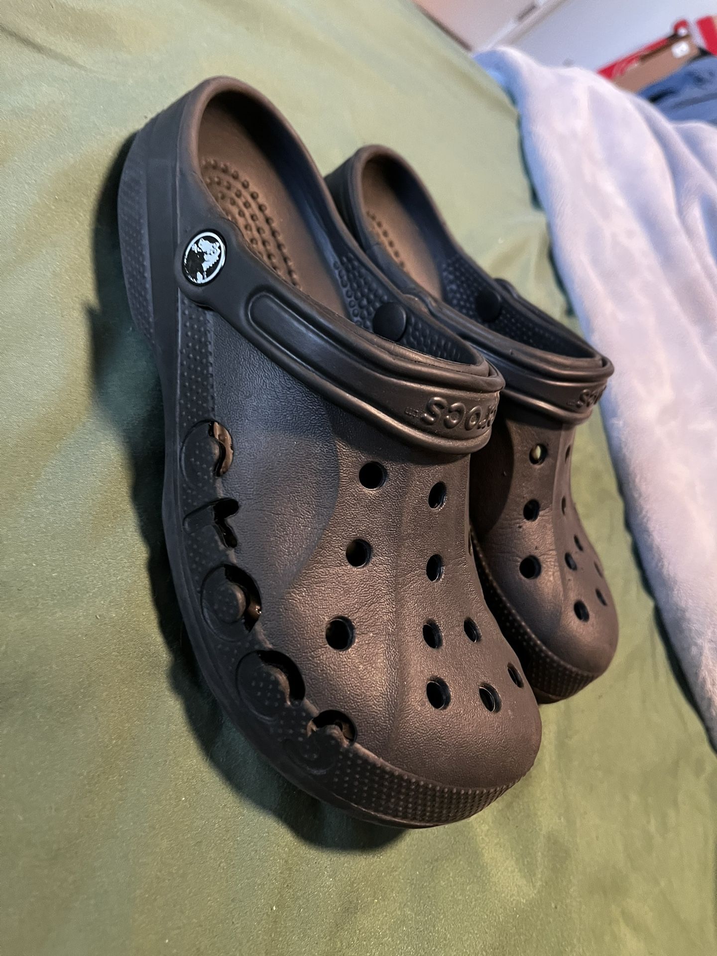 Black Crocs 