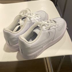 NEW Nike Airforces 1 Boys Size 6Y