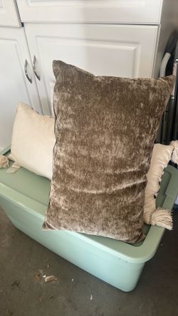 Accent pillow