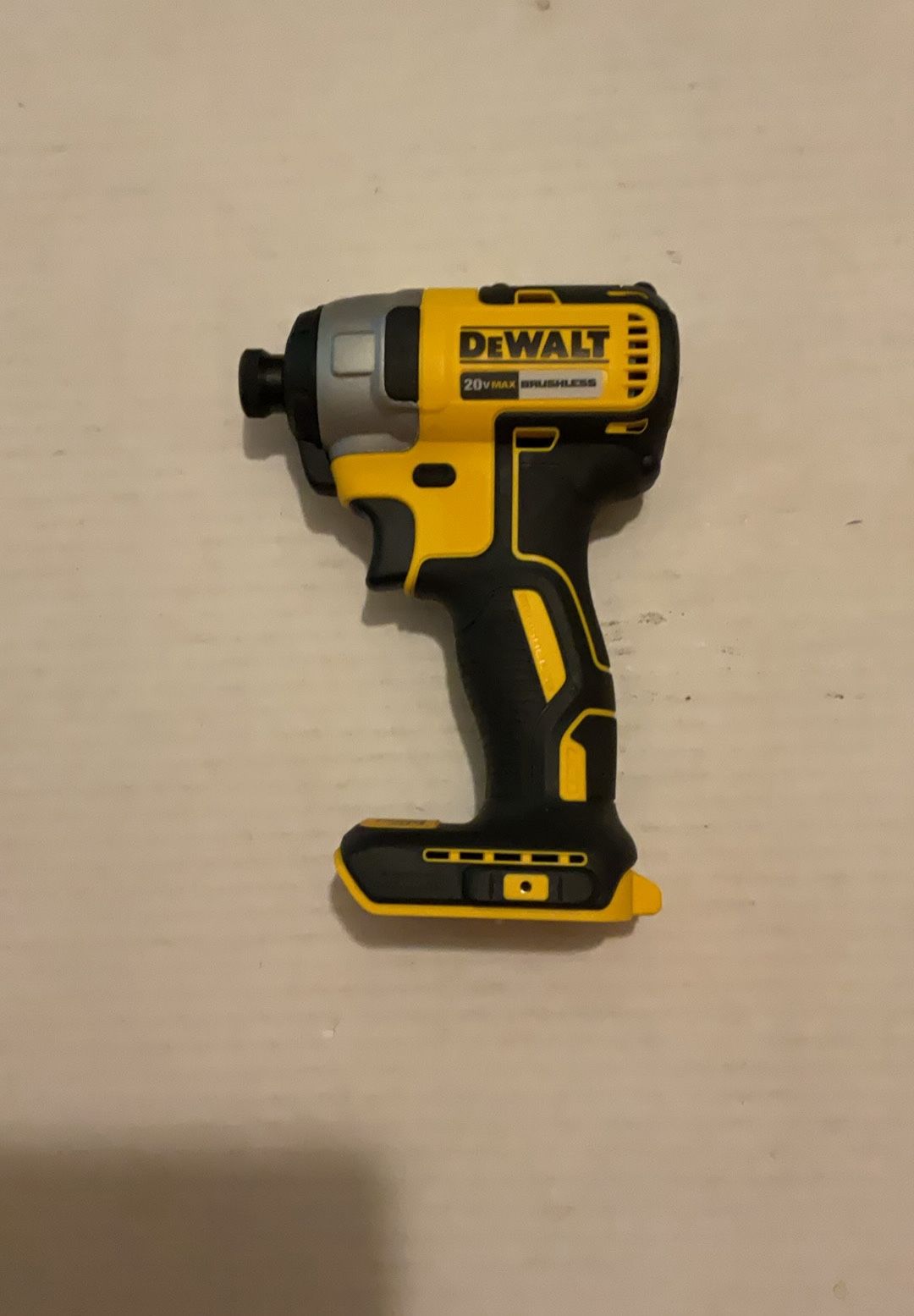 Brand New Dewalt 20 Volts Brushless 1/4” Impact Driver. 80 Firm on Price. 80 Firme en Precio