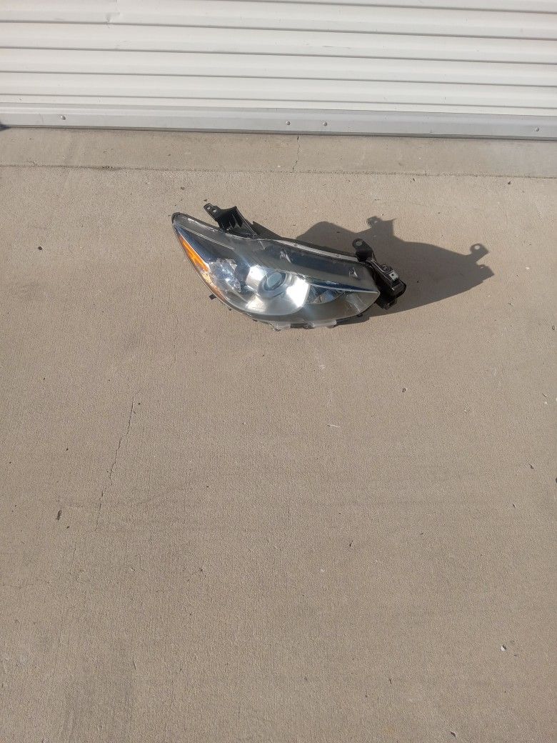 13 To 16 Headlight Halogen Mazda Cx5 Passenger ( Oem)