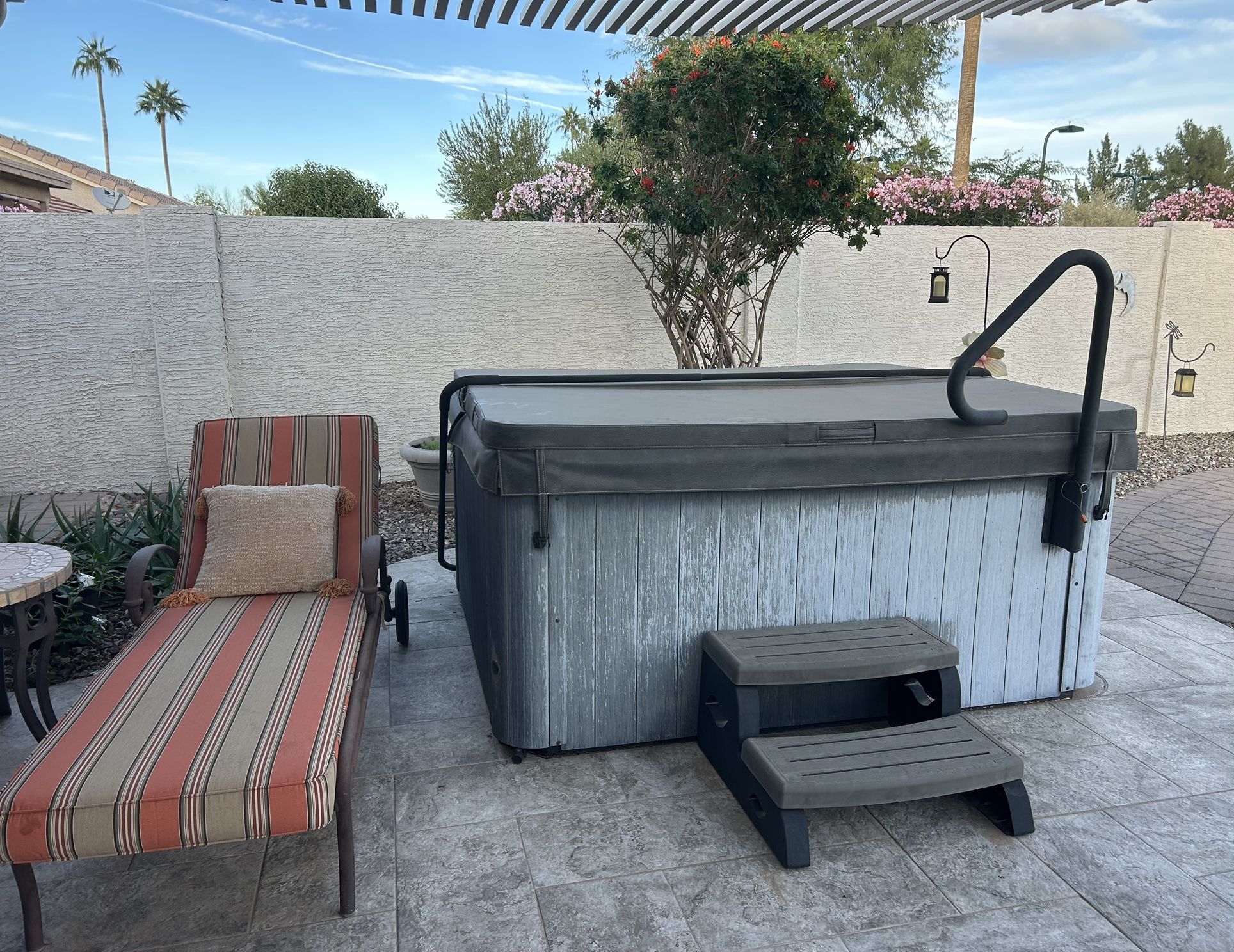 Outdoor Hot Tub With Steps, Safety Handrail & More! 