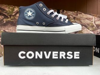 Converse Chuck Taylo, NAVY BLUE, New, Boxed. Men’s size 10,